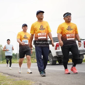 Runner Photo 2128945