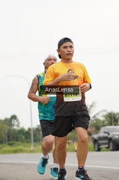 Runner Photo 2129050