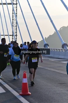 Runner Photo 2129546