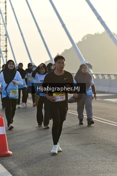 Runner Photo 2130042