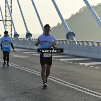 Runner Photo 2132040