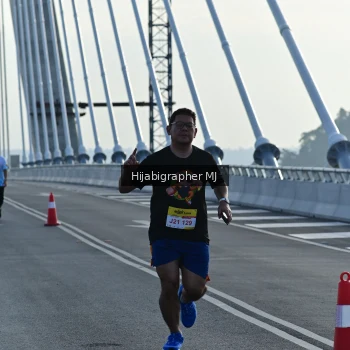 Runner Photo 2134120
