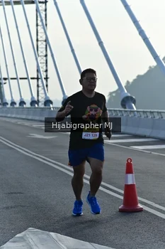 Runner Photo 2134124