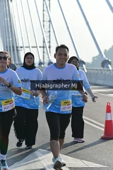 Runner Photo 2134345