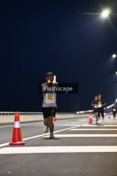 Runner Photo 2141100
