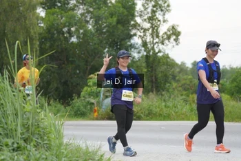 Runner Photo 2143106