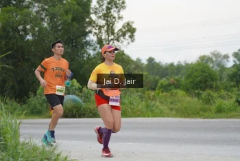 Runner Photo 2143312