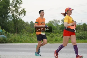 Runner Photo 2143316
