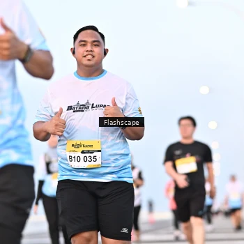 Runner Photo 2143424