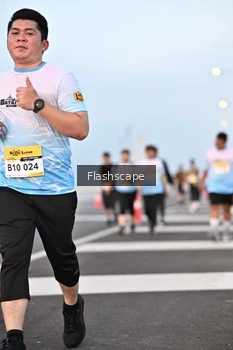 Runner Photo 2143504