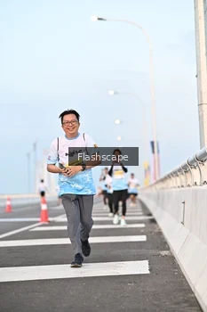 Runner Photo 2143590