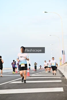 Runner Photo 2143907