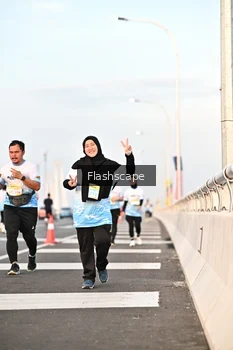 Runner Photo 2144285