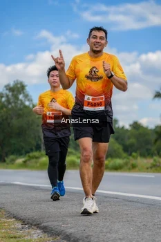 Runner Photo 2147456