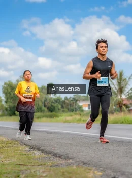 Runner Photo 2147623