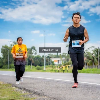 Runner Photo 2147624