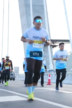 Runner Photo 2170000