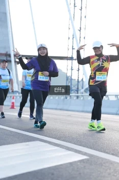 Runner Photo 2170017