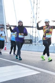 Runner Photo 2170020
