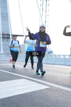 Runner Photo 2170021