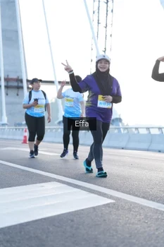 Runner Photo 2170024