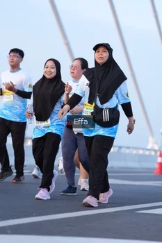 Runner Photo 2174221