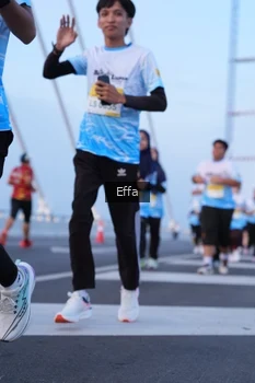 Runner Photo 2174546