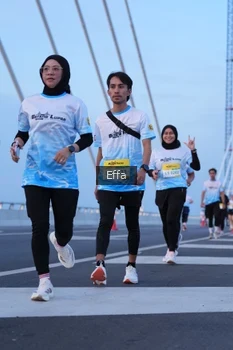 Runner Photo 2174782