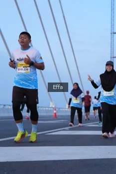 Runner Photo 2174794