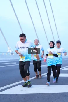 Runner Photo 2174968