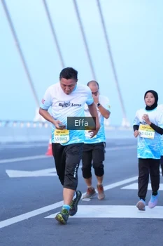 Runner Photo 2174969