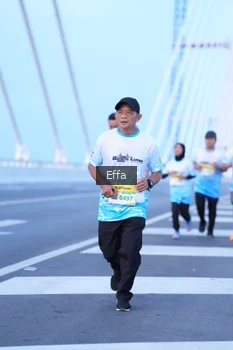 Runner Photo 2174973