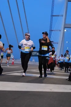 Runner Photo 2175716