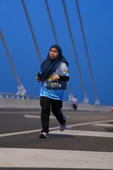 Runner Photo 2175842
