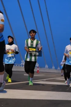 Runner Photo 2175859