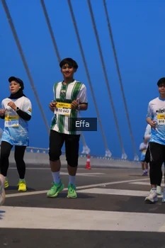 Runner Photo 2175863