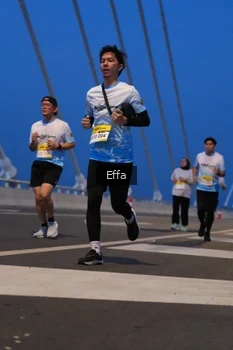 Runner Photo 2175912