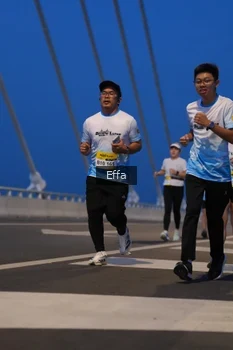 Runner Photo 2175965