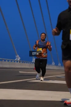 Runner Photo 2175971