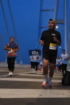 Runner Photo 2175973