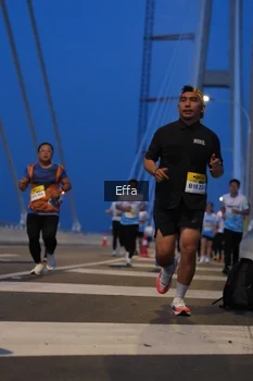 Runner Photo 2175974