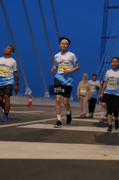 Runner Photo 2176037