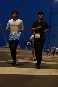 Runner Photo 2176304