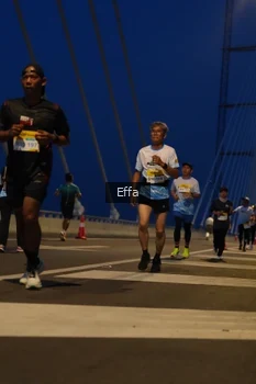 Runner Photo 2176325