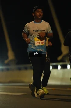 Runner Photo 2176979