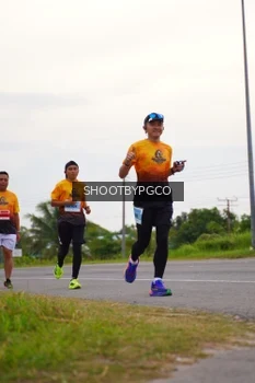 Runner Photo 2180007