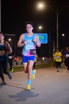 Runner Photo 2190007