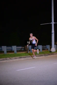 Runner Photo 2190015
