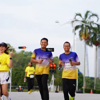 Runner Photo 2201920
