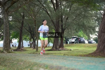Runner Photo 2202801